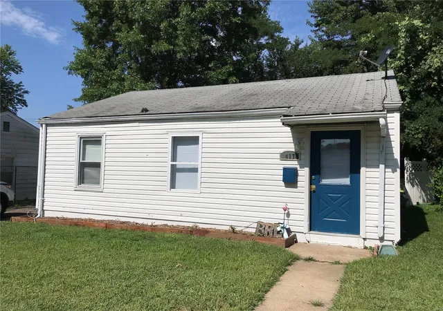 1st image of 417 Mueller Ave, Saint Louis, MO 63135 | MLS# MIS18061282