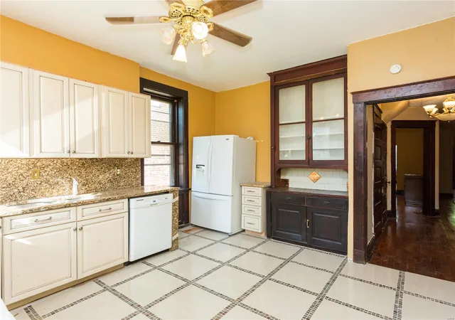 Photo 4 of Multi Family at 6726 Vermont Ave, Saint Louis, MO 63111 | MLS# MIS18072444 | | Sold on 2018-10-17