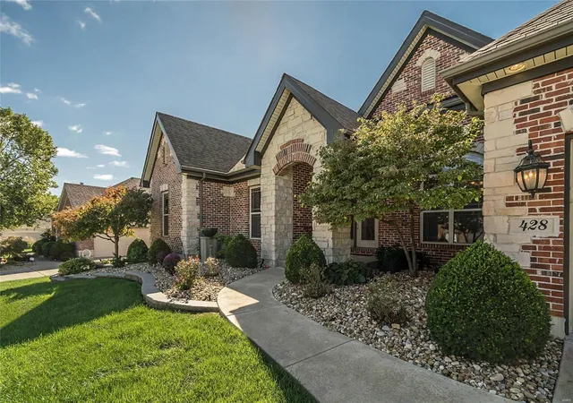 3rd image of 428 Fort Saratoga, Saint Charles, MO 63303 | MLS# MIS18082081