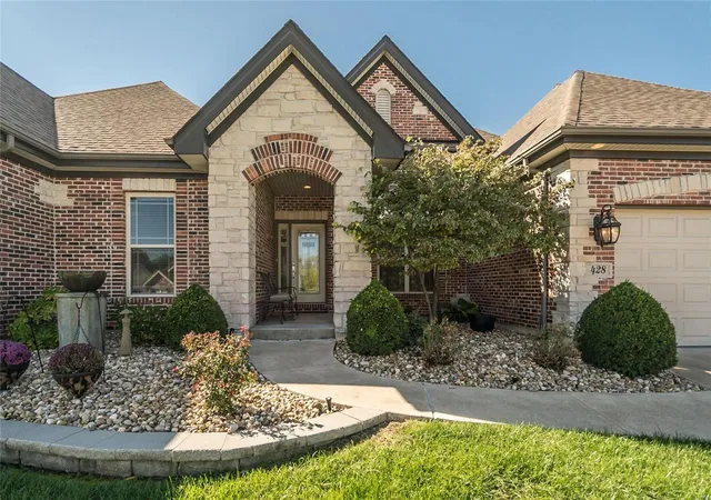 4th image of 428 Fort Saratoga, Saint Charles, MO 63303 | MLS# MIS18082081