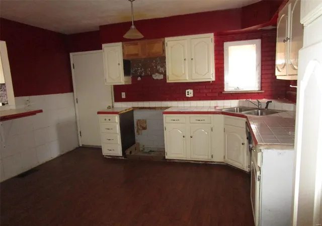2nd image of 1048 Wylin Ct, Saint Louis, MO 63135 | MLS# MIS18090107