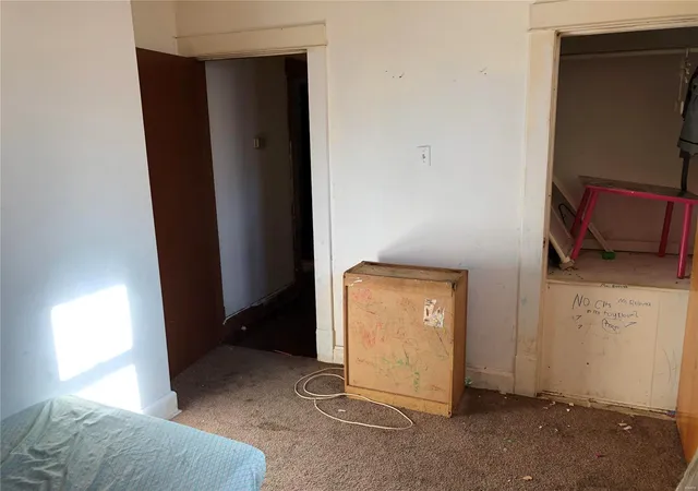 Photo 2 of Single Family Residence at 2160 Edmund Ave, Saint Louis, MO 63121 | MLS# MIS19003173 | | Sold on 2019-02-15