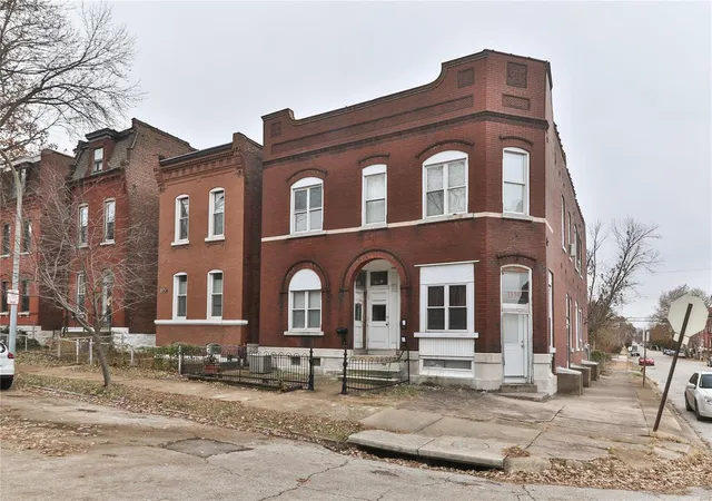 Multi Family at 1956 Withnell Ave, Saint Louis, MO 63118 | MLS# MIS19007595 | | Sold on 2019-05-02