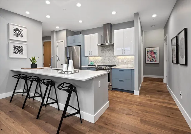 Photo 4 of Condominium at 6340 Clayton Rd #106, Saint Louis, MO 63117 | MLS# MIS19009318 | | Sold on 2019-04-15