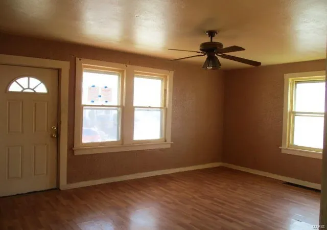 Photo 2 of Single Family Residence at 4425 Osceola St, Saint Louis, MO 63116 | MLS# MIS19019204 |  | Sold on 2019-05-28