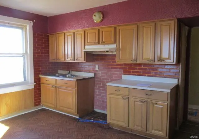 Photo 4 of Single Family Residence at 4425 Osceola St, Saint Louis, MO 63116 | MLS# MIS19019204 |  | Sold on 2019-05-28