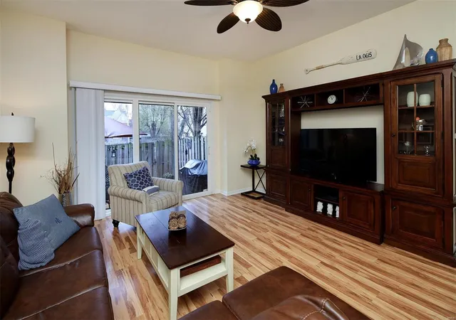 Photo 2 of Townhouse at 4343 Laclede Ave #G, Saint Louis, MO 63108 | MLS# MIS19023523 |  | Sold on 2019-06-24