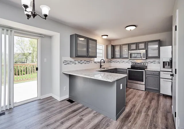 4th image of 1339 Flintshire Ln, Lake Saint Louis, MO 63367 | MLS# MIS19028135