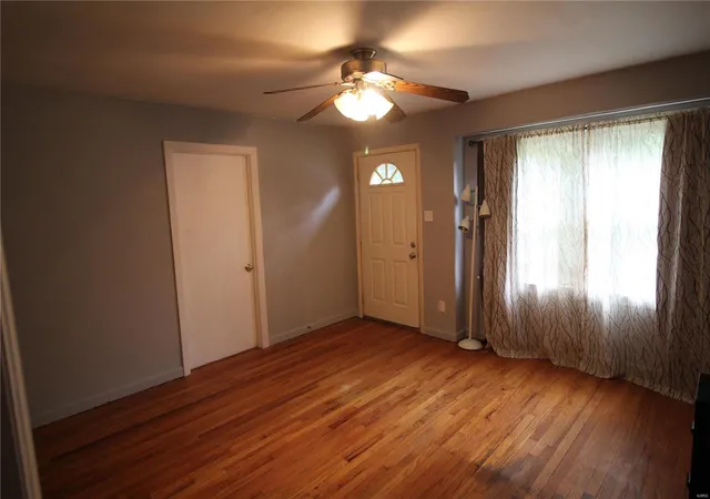 Photo 3 of Single Family Residence at 3717 Saint Bridget Ln, Saint Ann, MO 63074 | MLS# MIS19062592 | | Sold on 2019-09-27