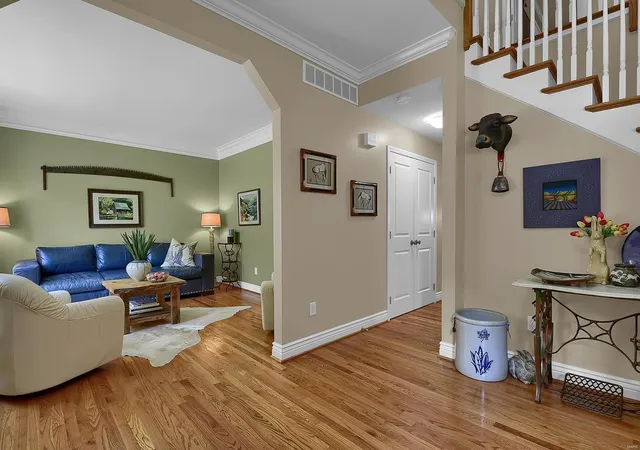 5th image of 7902 Teasdale Ave, Saint Louis, MO 63130 | MLS# MIS19070402