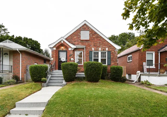 Photo 1 of Single Family Residence at 5442 Robert Ave, Saint Louis, MO 63109 | MLS# MIS19076489 | | Sold on 2019-10-30