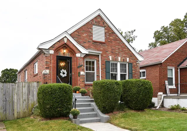 Photo 2 of Single Family Residence at 5442 Robert Ave, Saint Louis, MO 63109 | MLS# MIS19076489 | | Sold on 2019-10-30