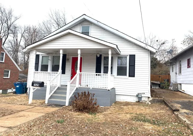 Single Family Residence at 7529 Weaver Ave, Saint Louis, MO 63143 | MLS# MIS19086378 | | Sold on 2020-02-07