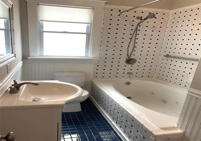 Photo 4 of Single Family Residence at 7529 Weaver Ave, Saint Louis, MO 63143 | MLS# MIS19086378 | | Sold on 2020-02-07