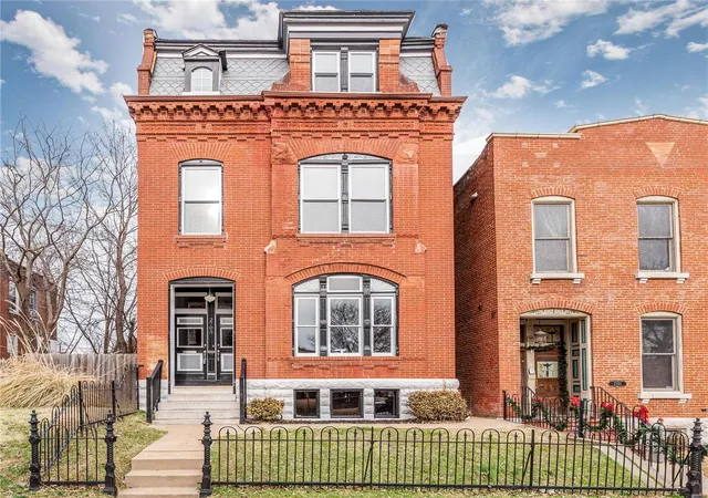 Single Family Residence at 2705 Wyoming St, Saint Louis, MO 63118 | MLS# MIS20000103 | | Sold on 2020-02-18