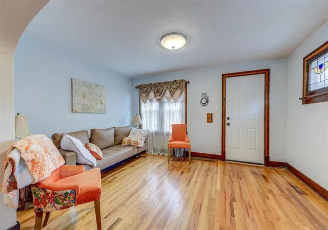 Photo 1 of Single Family Residence at 3519 Roy Ave, Saint Louis, MO 63114 | MLS# MIS20006097 | | Sold on 2020-03-13