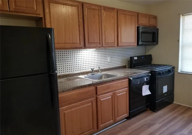 Photo 2 of Multi Family at 3924 Geraldine Ave, Saint Ann, MO 63074 | MLS# MIS20010919 | | Sold on 2020-05-01