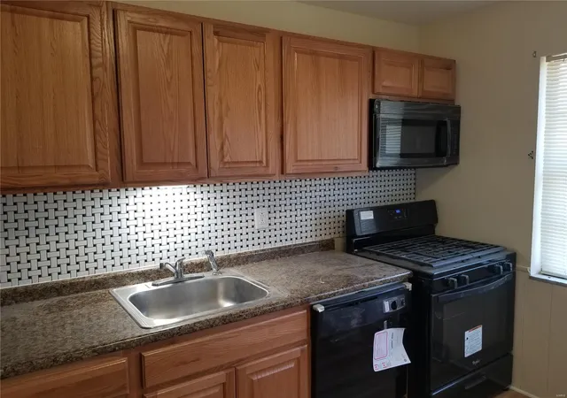 Photo 3 of Multi Family at 3924 Geraldine Ave, Saint Ann, MO 63074 | MLS# MIS20010919 | | Sold on 2020-05-01