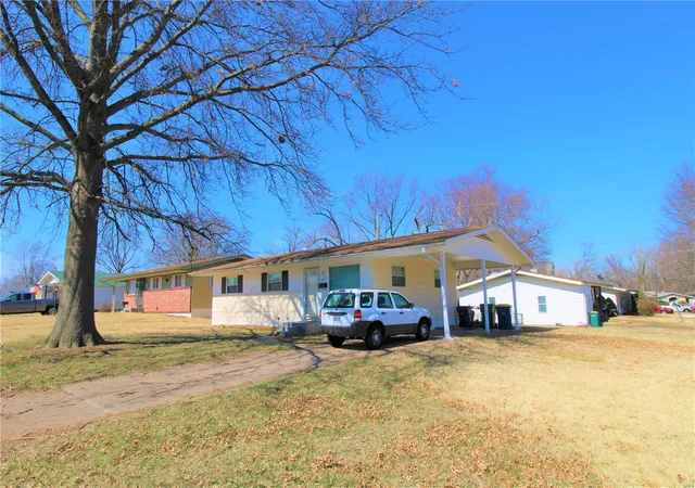 2nd image of 533 Banavie Dr, Saint Louis, MO 63137 | MLS# MIS20016588