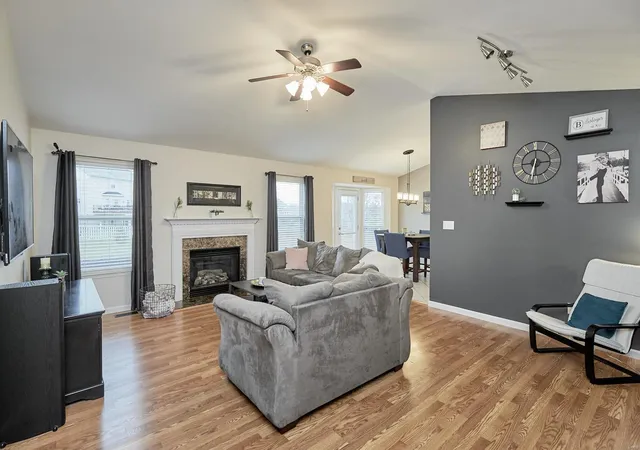2nd image of 1970 Briarfield Dr, Lake Saint Louis, MO 63367 | MLS# MIS20017892