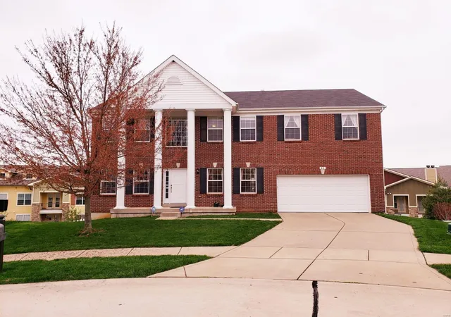 Single Family Residence at 26 N Brighton Park Ct, Saint Charles, MO 63303 | MLS# MIS20022291 | | Sold on 2020-07-31