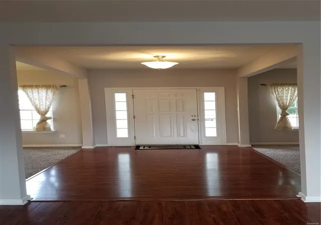 Photo 2 of Single Family Residence at 26 N Brighton Park Ct, Saint Charles, MO 63303 | MLS# MIS20022291 | | Sold on 2020-07-31