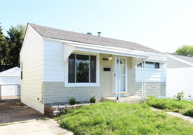 Photo 1 of Single Family Residence at 5529 Fyler Ave, Saint Louis, MO 63139 | MLS# MIS20024623 | | Sold on 2020-07-10