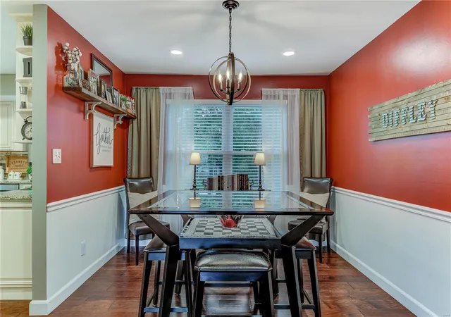 Photo 4 of Single Family Residence at 303 Whispering Woods Dr, Saint Peters, MO 63304 | MLS# MIS20033053 | | Sold on 2020-07-01