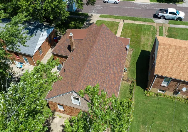 Photo 2 of Single Family Residence at 608 Ellwine Dr, Saint Louis, MO 63125 | MLS# MIS20047009 | | Sold on 2020-09-30