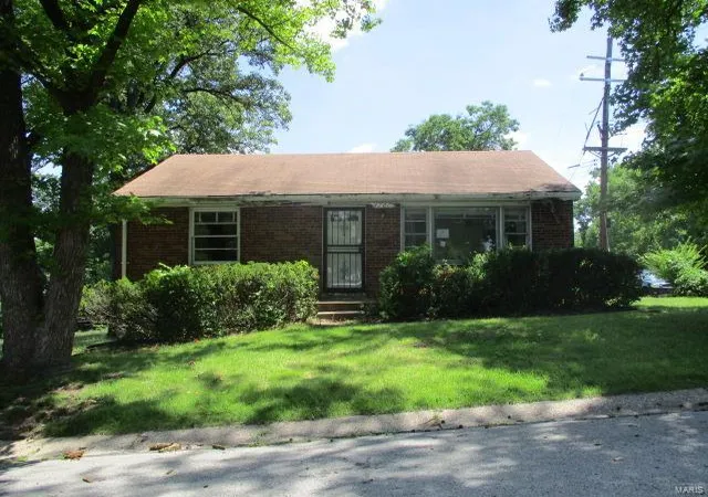 Photo 1 of Single Family Residence at 4300 Nelson Dr, Saint Louis, MO 63121 | MLS# MIS20051974 | | Sold on 2020-09-25