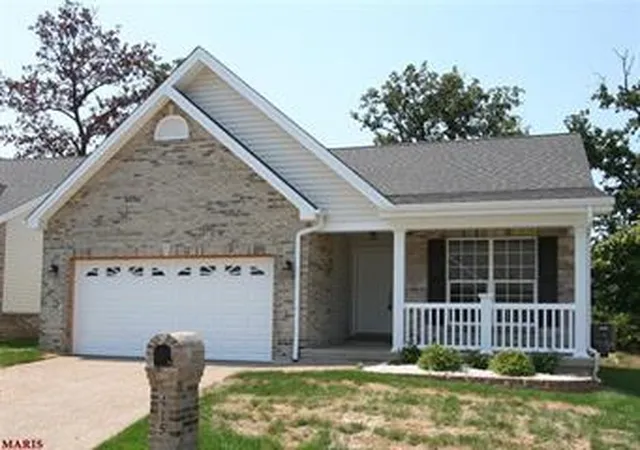 Condominium at 415 Newport Dr, Saint Peters, MO 63376 | MLS# MIS11000322 | | Sold on 2012-04-16
