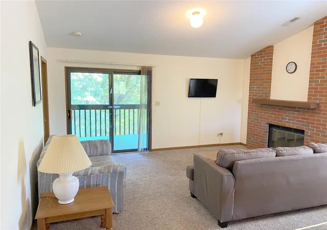 Photo 4 of Condominium at 18950 Pine Lake Rd #C-12, Monroe City, MO 63456 | MLS# MIS20061555 | | Sold on 2020-10-15