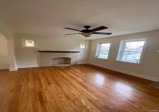 4th image of 6805 Parkwood Pl, Saint Louis, MO 63116 | MLS# MIS20062740