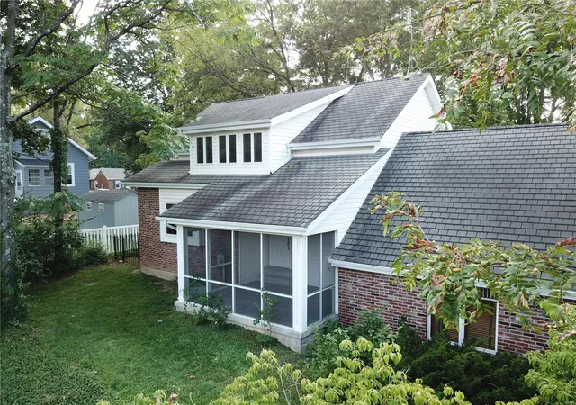 Photo 2 of Single Family Residence at 341 S Laclede Station Rd, Saint Louis, MO 63119 | MLS# MIS20063349 |  | Sold on 2020-10-29