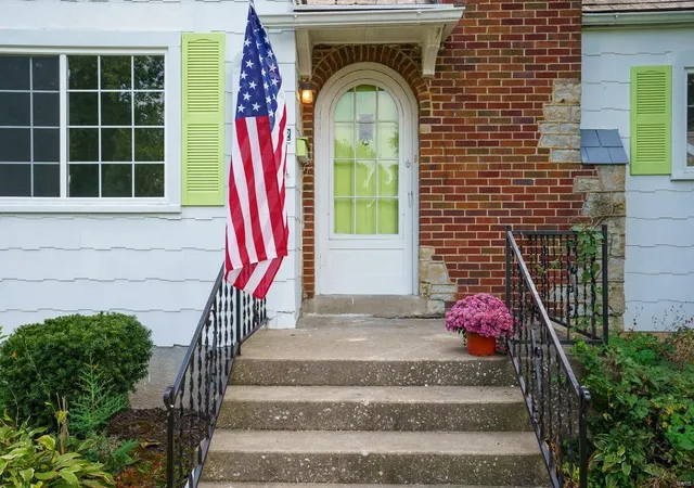 Photo 2 of Single Family Residence at 312 W St John, Vandalia, MO 63382 | MLS# MIS20068670 |  | Sold on 2021-02-12