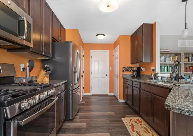 3rd image of 3404 Charlestowne Crossing Dr, Saint Charles, MO 63301 | MLS# MIS20069480