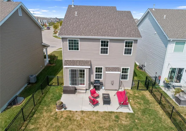 5th image of 3404 Charlestowne Crossing Dr, Saint Charles, MO 63301 | MLS# MIS20069480