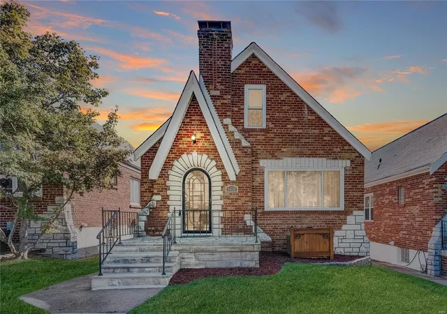 Single Family Residence at 5638 Oleatha Ave, Saint Louis, MO 63139 | MLS# MIS20071586 | | Sold on 2020-11-23
