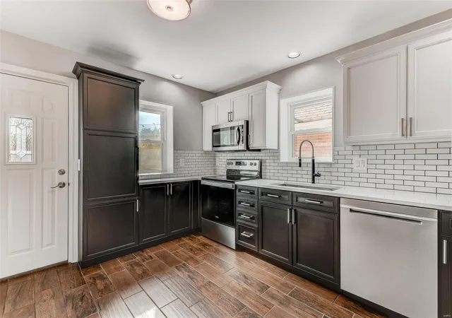 Photo 4 of Single Family Residence at 5638 Oleatha Ave, Saint Louis, MO 63139 | MLS# MIS20071586 | | Sold on 2020-11-23