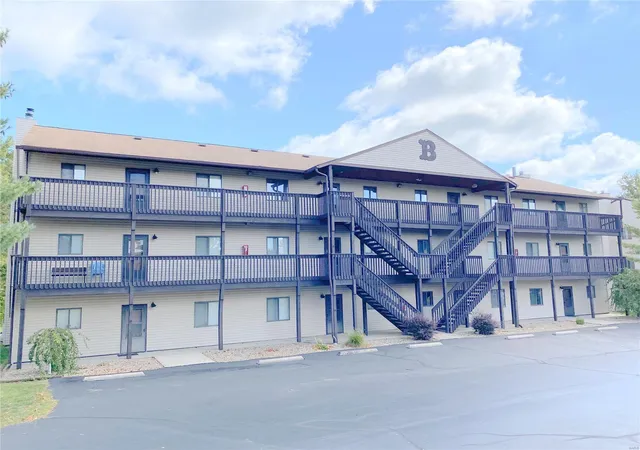 Photo 1 of Condominium at 18910 Pine Lake Rd #B10, Monroe City, MO 63456 | MLS# MIS20071906 | | Sold on 2020-12-30