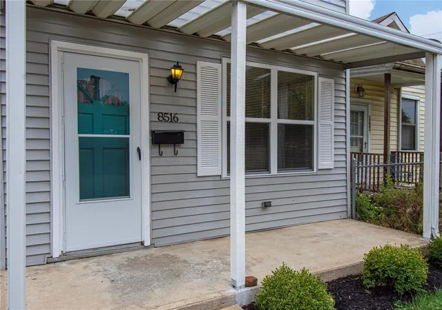 Photo 1 of Single Family Residence at 8516 Pennsylvania Ave, Saint Louis, MO 63111 | MLS# MIS20077714 | | Sold on 2020-12-14