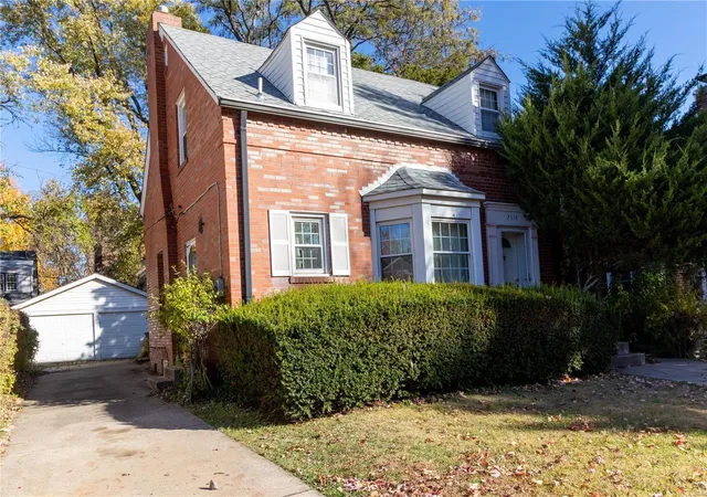 Photo 1 of Single Family Residence at 7315 Drexel Dr, Saint Louis, MO 63130 | MLS# MIS20081463 | | Sold on 2021-02-01