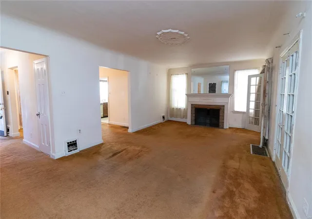Photo 2 of Single Family Residence at 7315 Drexel Dr, Saint Louis, MO 63130 | MLS# MIS20081463 | | Sold on 2021-02-01
