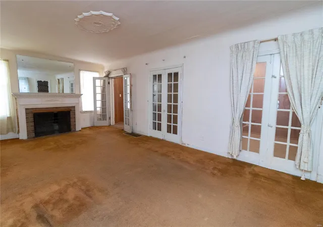 Photo 3 of Single Family Residence at 7315 Drexel Dr, Saint Louis, MO 63130 | MLS# MIS20081463 | | Sold on 2021-02-01