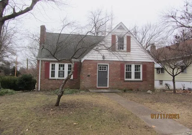 Single Family Residence at 402 Tiffin Ave, Saint Louis, MO 63135 | MLS# MIS21002886 | | Sold on 2021-04-09
