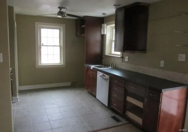 Photo 4 of Single Family Residence at 402 Tiffin Ave, Saint Louis, MO 63135 | MLS# MIS21002886 | | Sold on 2021-04-09