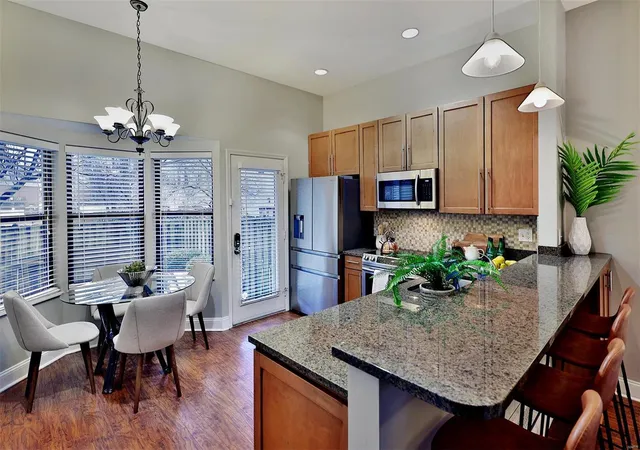 Photo 3 of Townhouse at 4343 Laclede Ave #F, Saint Louis, MO 63108 | MLS# MIS21004378 | | Sold on 2021-03-17
