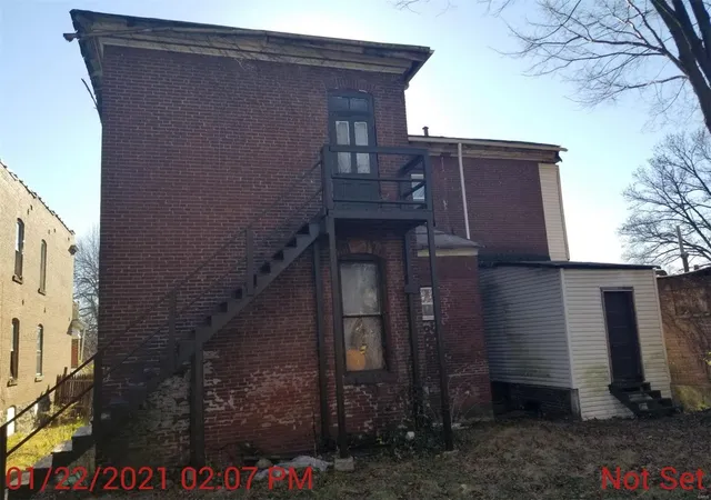 Photo 2 of Single Family Residence at 6211 Plymouth Ave, Saint Louis, MO 63133 | MLS# MIS21005206 | | Sold on 2021-04-12