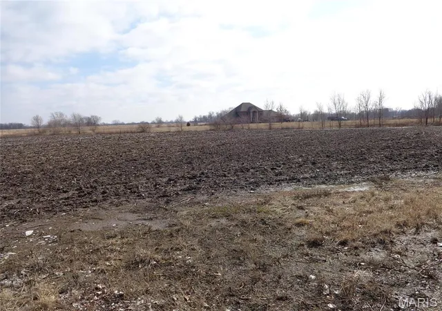 Photo 1 of Sale Pending at 2614 Morrison Rd, Granite City, IL 62040 | MLS# MIS21007553 | Listing updated on 2026-06-22