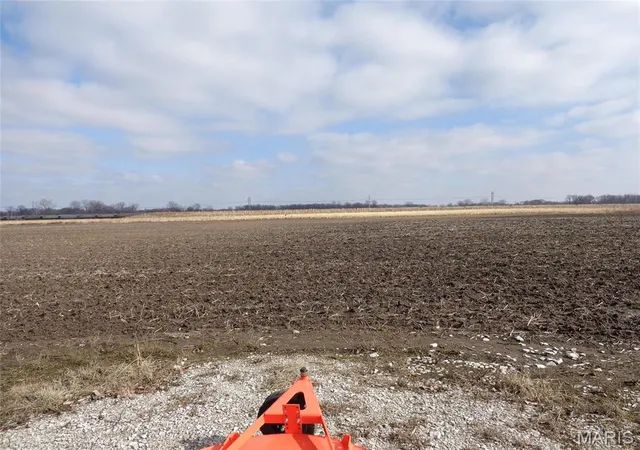 Photo 2 of Sale Pending at 2614 Morrison Rd, Granite City, IL 62040 | MLS# MIS21007553 | Listing updated on 2026-06-22